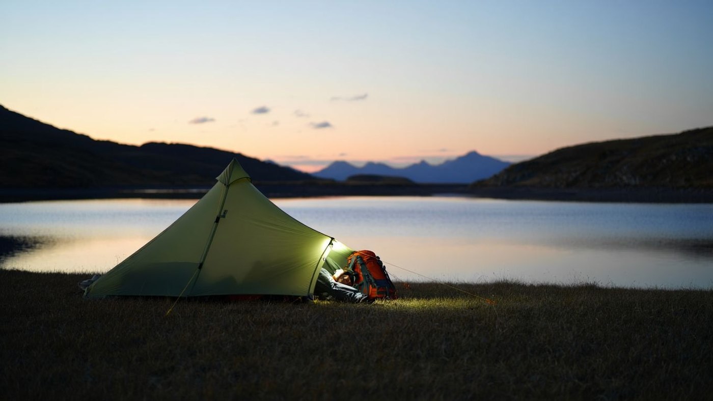 Bivouac au bord d'un lac